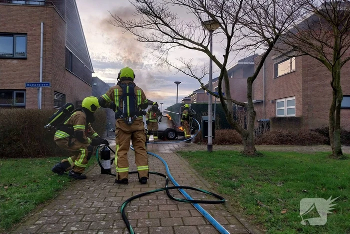 Aanhanger volledig in lichterlaaie