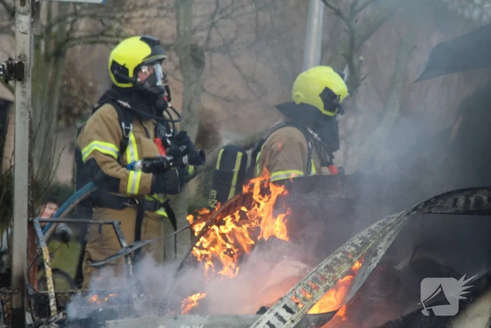 Aanhanger volledig in lichterlaaie