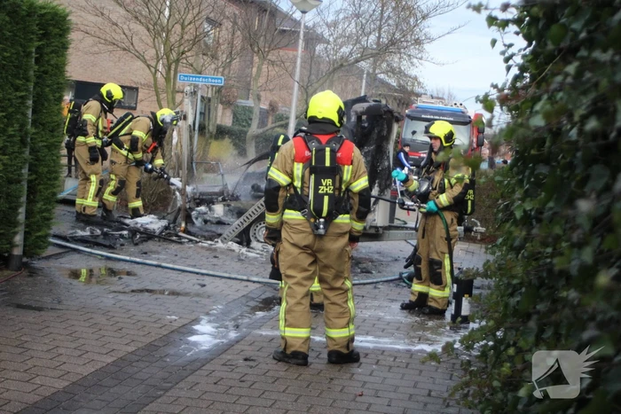 Aanhanger volledig in lichterlaaie