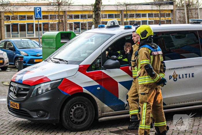 Brandweer verricht onderzoek in flat