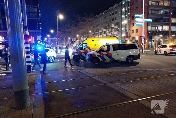 Fietser en scooterrijder komen hard ten val na botsing