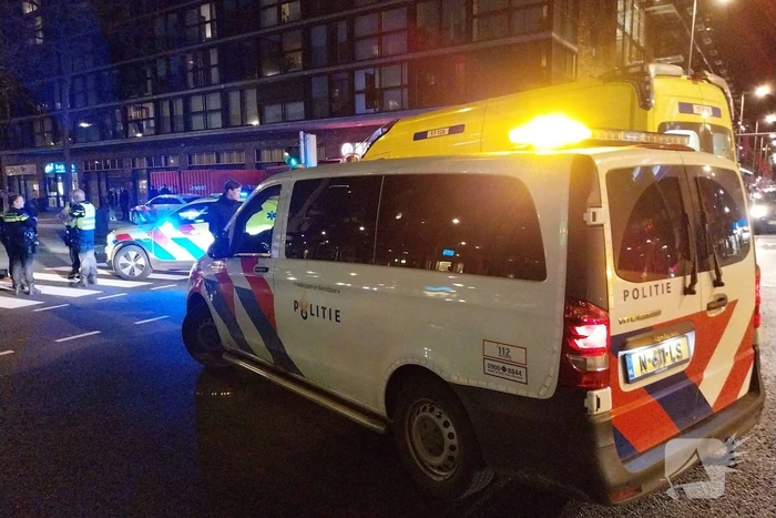 Fietser en scooterrijder komen hard ten val na botsing
