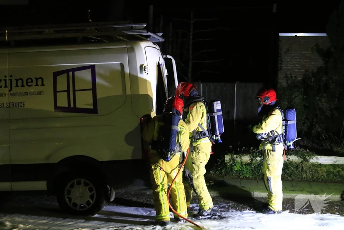 Onderzoek naar vermoedelijke brandstichting bestelbussen