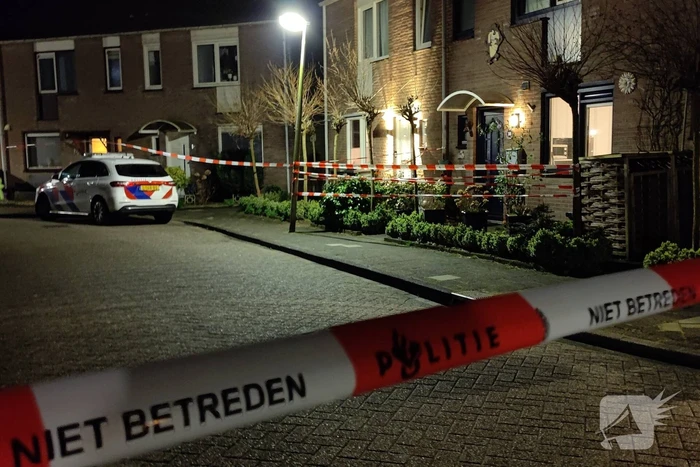 Schoten gelost op woning, politie doet onderzoek