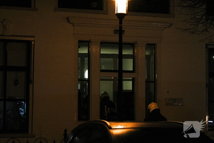 Brandweer ventileren woning na vergeten pan