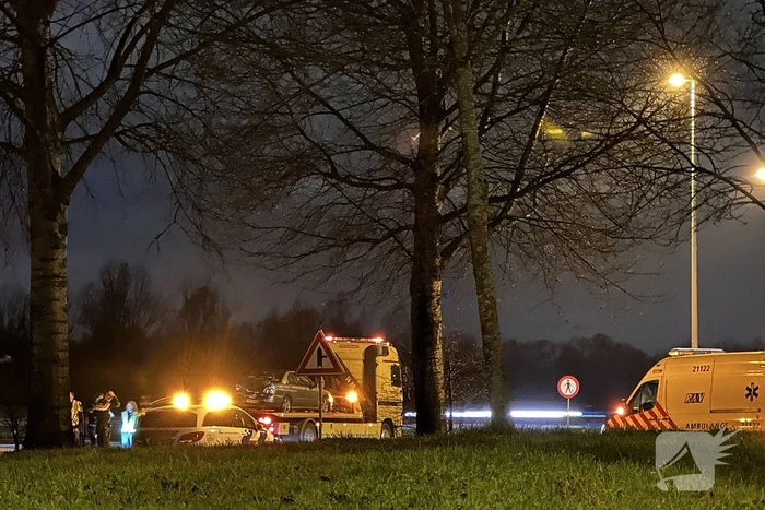 Taxi en personenwagen komen in botsing