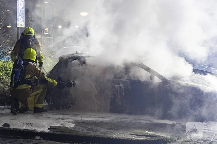Personenwagen verwoest door brand