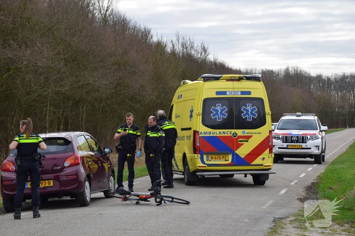Wielrenner zwaargewond bij botsing met automobilist
