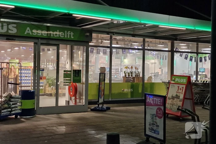 Hulpdiensten ingezet voor damp in supermarkt na springen van leiding