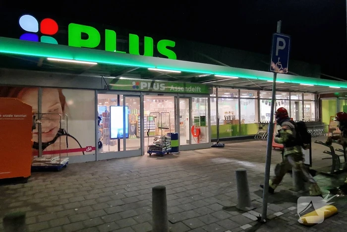 Hulpdiensten ingezet voor damp in supermarkt na springen van leiding