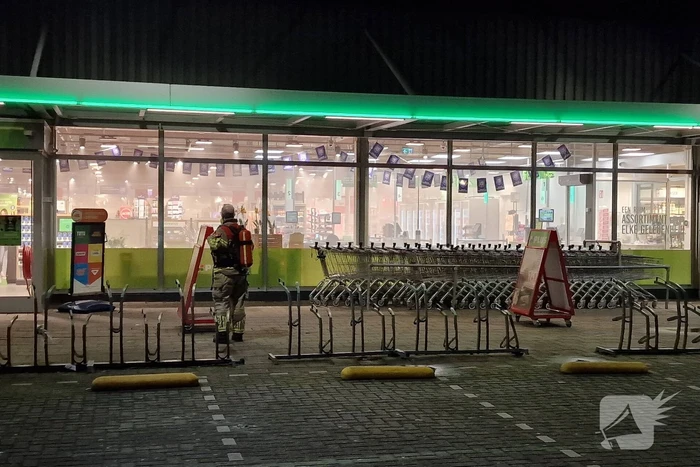 Hulpdiensten ingezet voor damp in supermarkt na springen van leiding