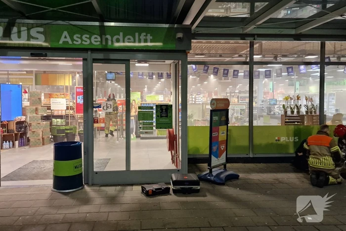 Hulpdiensten ingezet voor damp in supermarkt na springen van leiding