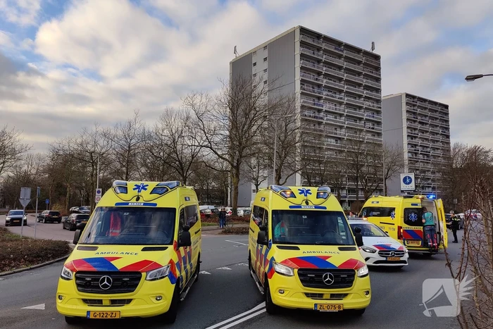 Twee gewonden nadat bestuurder macht over het stuur verliest