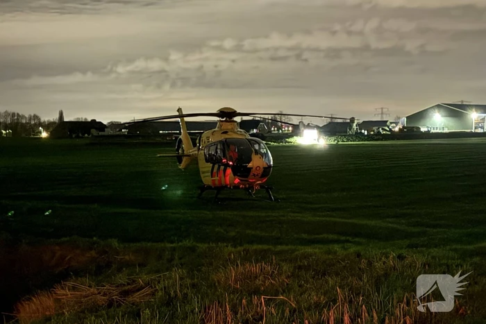 Traumahelikopter landt voor medische noodsituatie