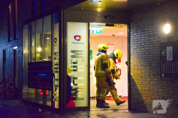 Brandweer ventileert appartement na aanbranden van eten