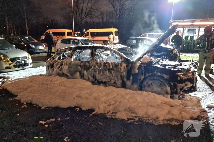 Buitenlandse Audi door brand verwoest