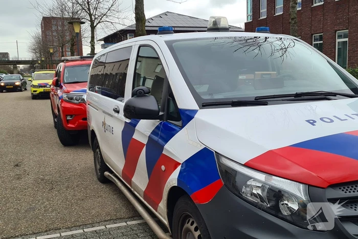 Brandweer haalt meerdere personen uit brandende woning