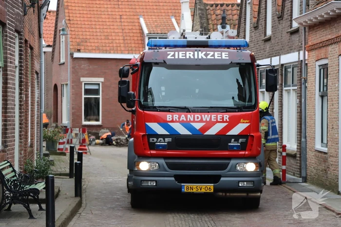 Brandweer verricht metingen naar gaslucht