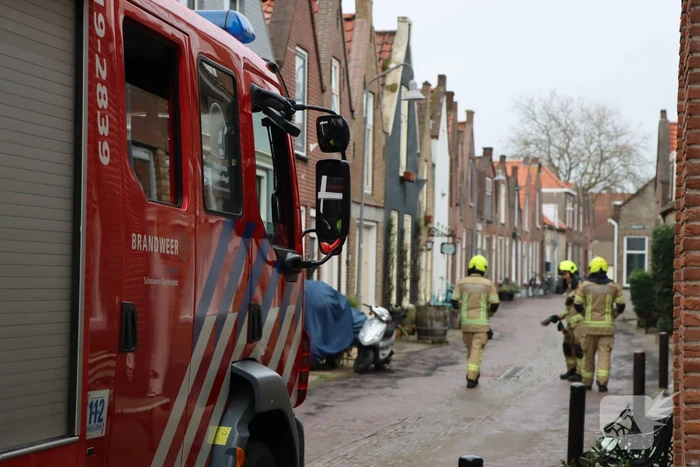 Brandweer verricht metingen naar gaslucht
