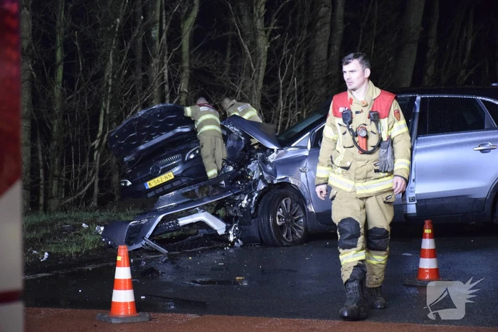 Meerdere auto's betrokken bij dodelijk ongeval op-en afrit A30
