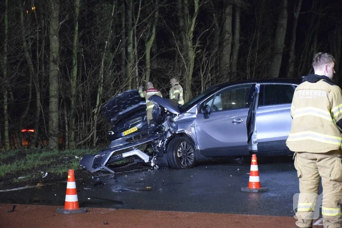 Meerdere auto's betrokken bij dodelijk ongeval op-en afrit A30