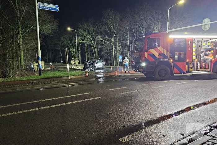 Meerdere auto's betrokken bij dodelijk ongeval op-en afrit A30
