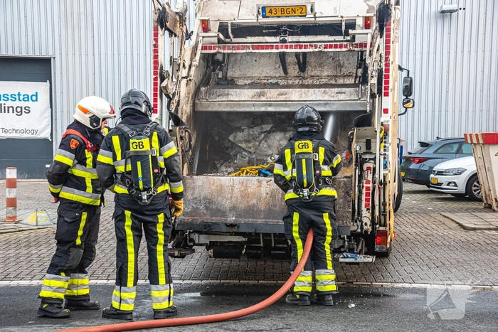 brand oppermanstraat hoogvliet rotterdam