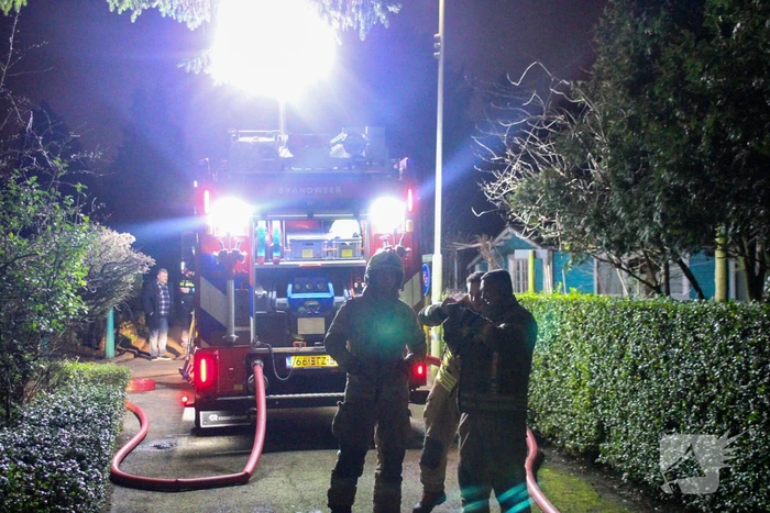 Brandweer ingezet voor uitslaande brand in tuinhuis