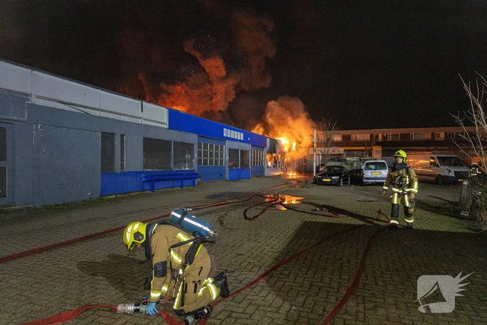 Zeer grote brand in Haarlemse winkel