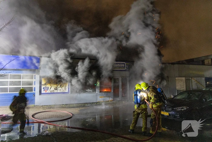 Zeer grote brand in Haarlemse winkel