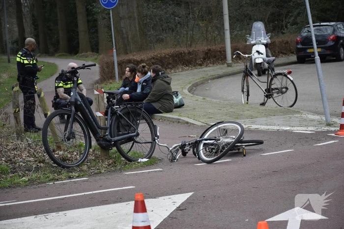 Fietser zwaargewond bij botsing met fietser