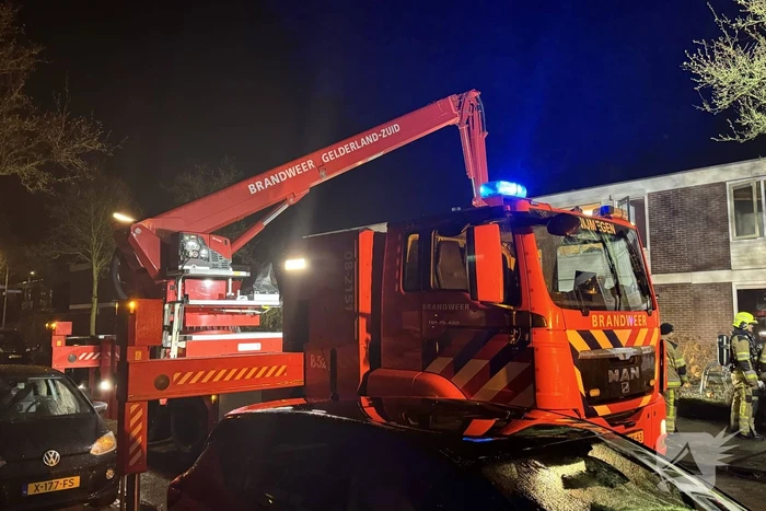 Veel rookontwikkeling bij brand op zolder
