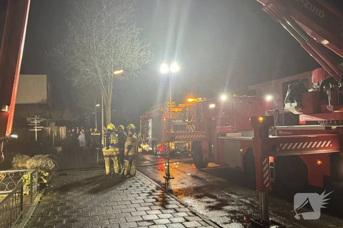 Veel rookontwikkeling bij brand op zolder