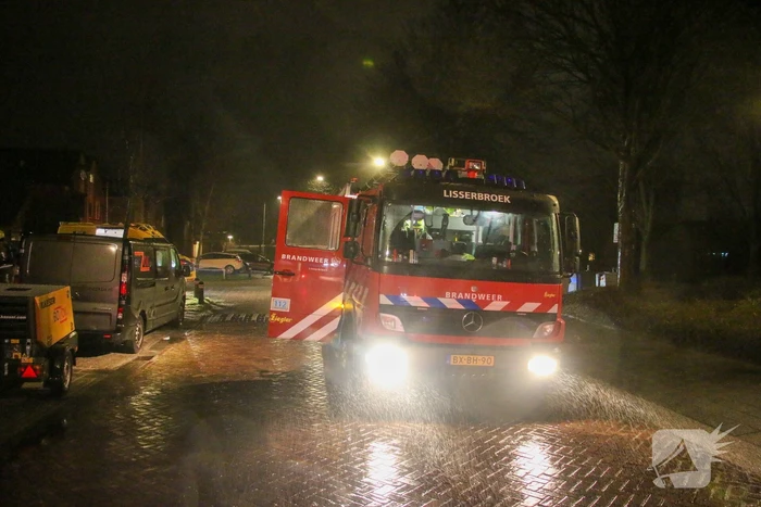 Brandweer breekt deur open bij keukenbrand