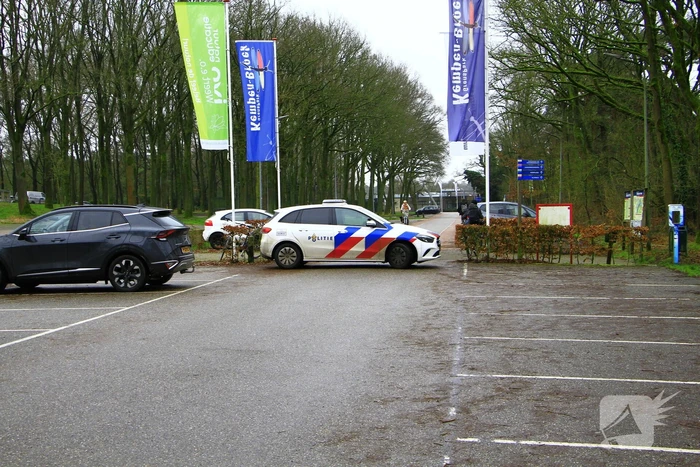 Verdacht materiaal gevonden in bosgebied