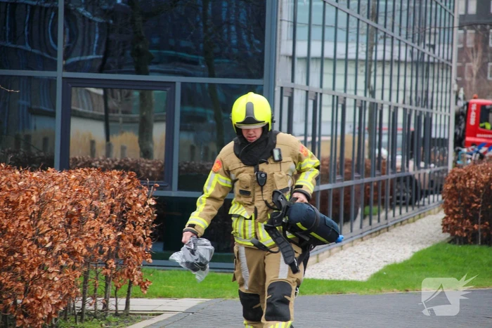 Veel hulpdiensten naar lekkage Universiteit Leiden