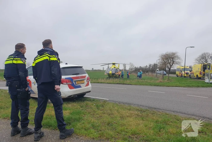 Traumahelikopter landt voor noodsituatie