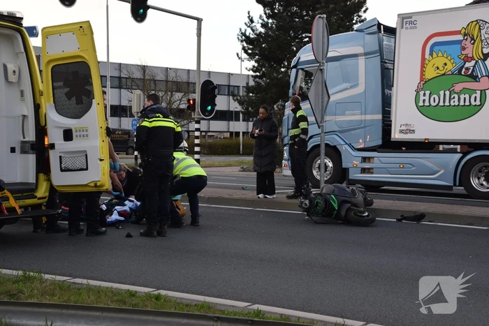 Scooterrijder gewond bij botsing met automobilist