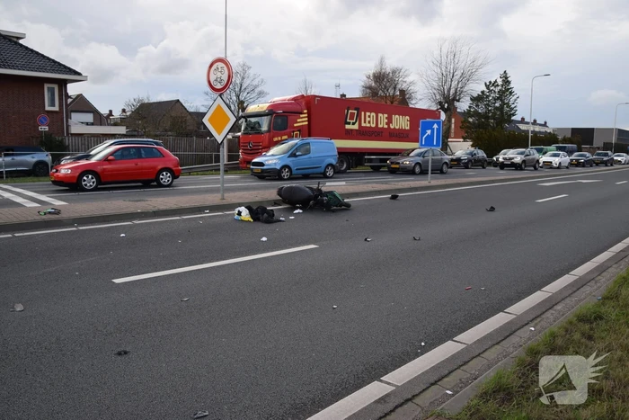 Scooterrijder gewond bij botsing met automobilist