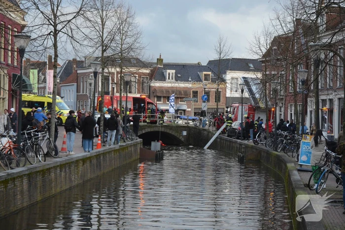 Grote inzet van hulpdiensten door speelgoed auto in het water