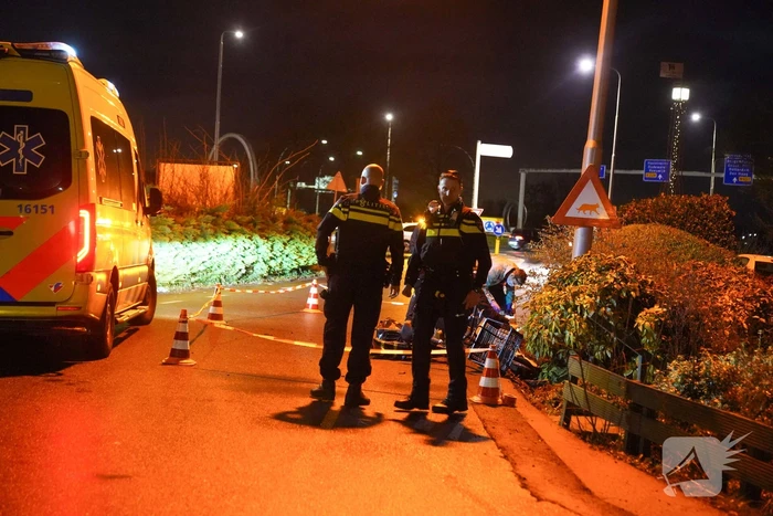 Automobilist rijdt door na aanrijding met fietsers