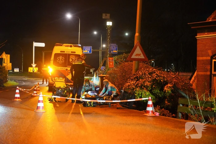 Automobilist rijdt door na aanrijding met fietsers
