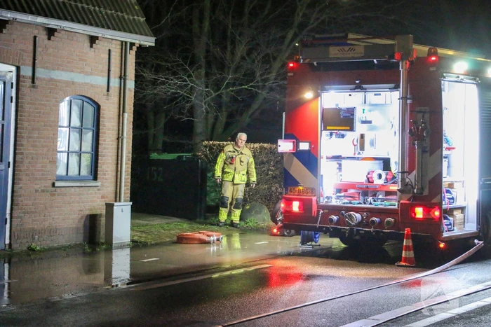Brand in schuur snel onder controle