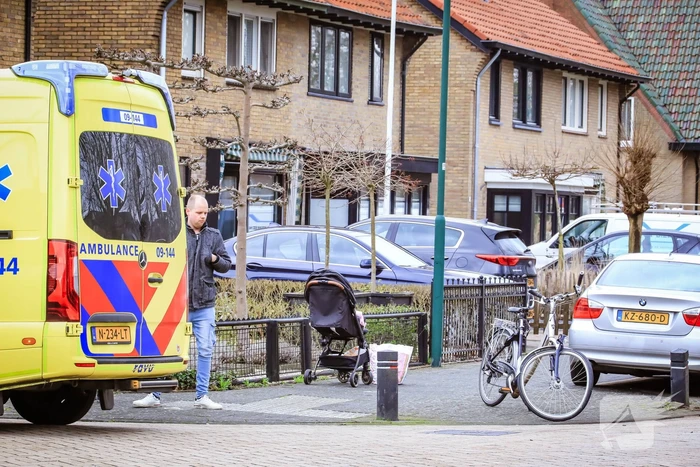Auto en fietser botsen