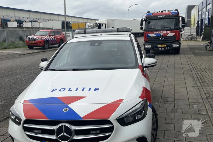 Grondstoffen voor de drugsproductie aangetroffen in bedrijfspand