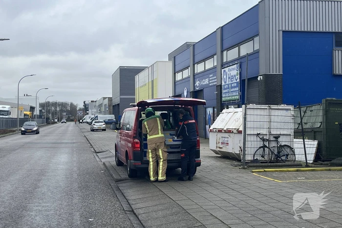 Grondstoffen voor de drugsproductie aangetroffen in bedrijfspand