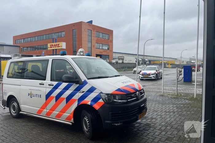 Grondstoffen voor de drugsproductie aangetroffen in bedrijfspand
