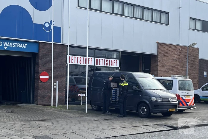 Grondstoffen voor de drugsproductie aangetroffen in bedrijfspand