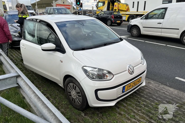 Motorrijder gewond bij botsing met auto op kruising