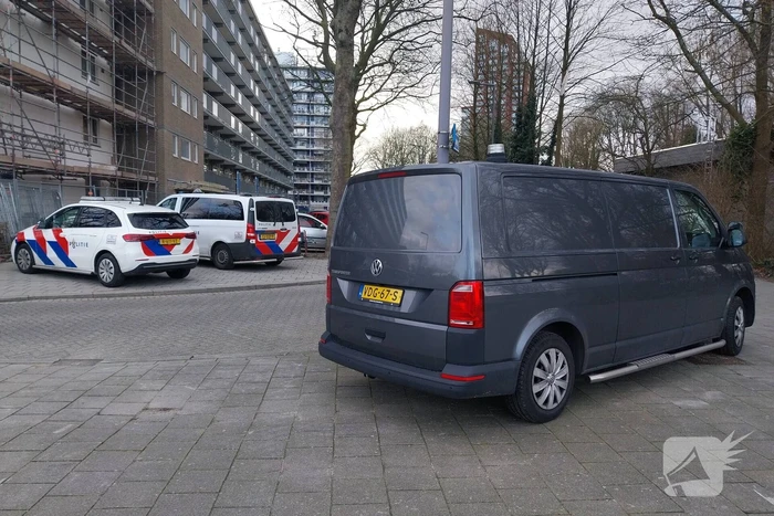 Onderzoek in flatwoning na aantreffen overledene